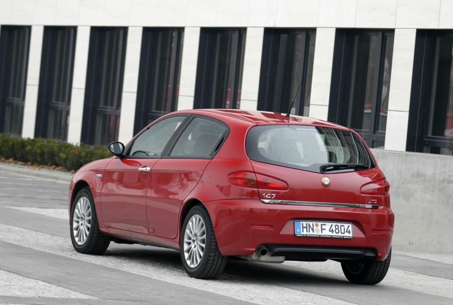  Alfa Romeo 147 5-Door (937B) 2004 года  (фото 7 из 19)